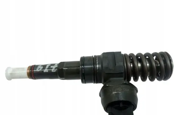 Volkswagen Bora Fuel injector 0414720215