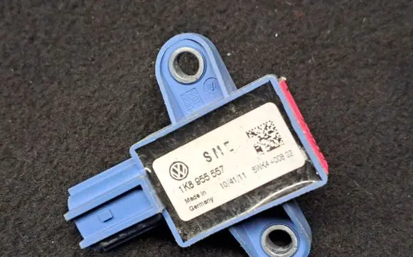 Volkswagen Scirocco Airbag deployment crash/impact sensor 1K8955557