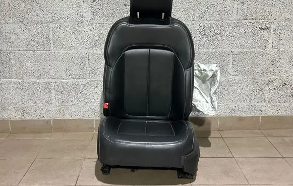 Jeep Grand Cherokee WL Front driver seat 