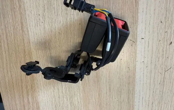 Seat Leon IV Rear seatbelt buckle 5FA857739