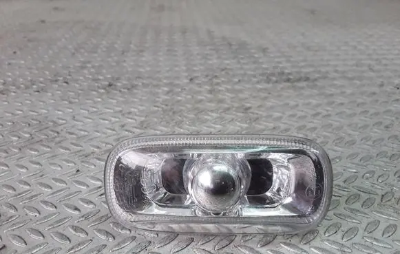 Audi A4 S4 B7 8E 8H Front fender indicator light 8E0949127