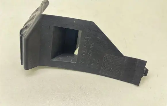 Volvo V50 Front bumper mounting bracket 30678482