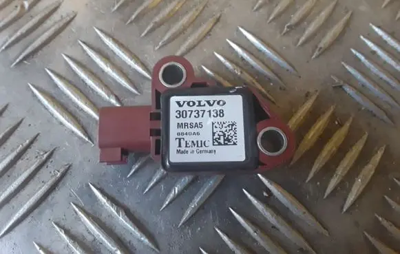 Volvo V50 Airbag deployment crash/impact sensor 30737138 MRSA58840A6
