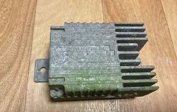 Mercedes-Benz A W168 Coolant fan relay A0275458032 E5001004 32ISG300