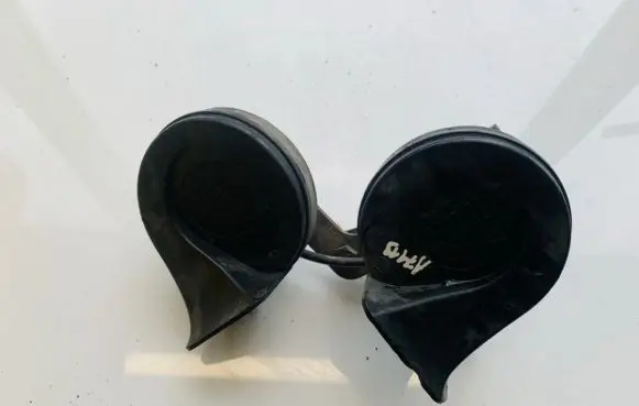 Audi A6 S6 C4 4A Horn signal e335717