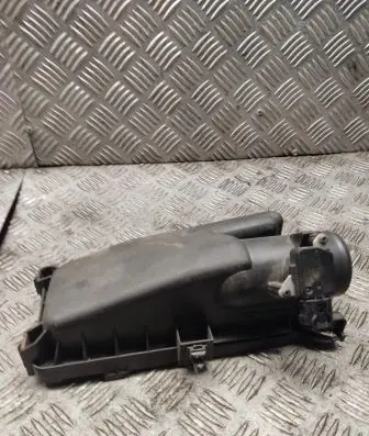 Toyota Yaris Air filter box cover 