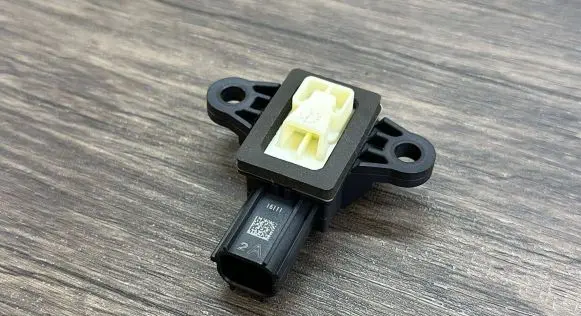 Jaguar XF Airbag deployment crash/impact sensor BJ3214C676AA 06302011 37C551B0
