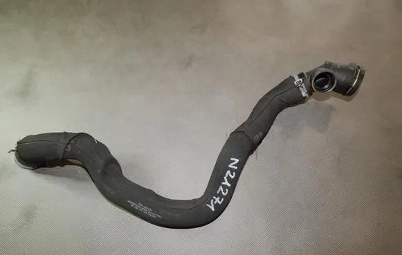 Volkswagen PASSAT B8 Engine coolant pipe/hose 5Q0122051DE