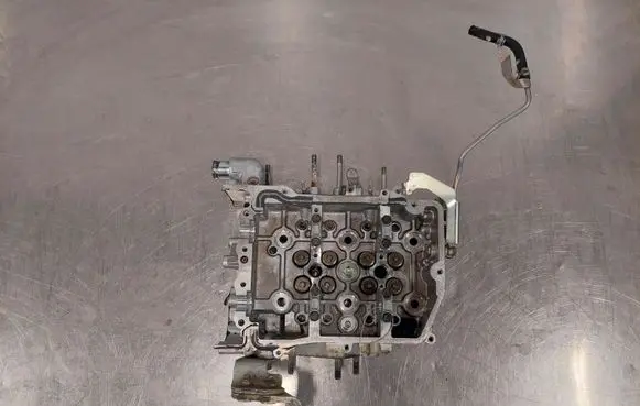 Subaru Forester SH Engine head T20D 22871 3039