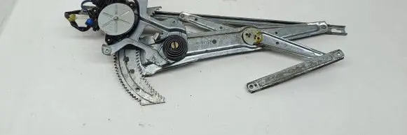 Honda HR-V Front door window regulator motor 912160