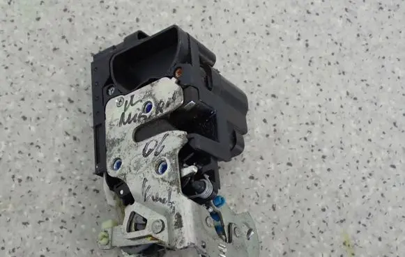 Chevrolet Lacetti Rear door lock