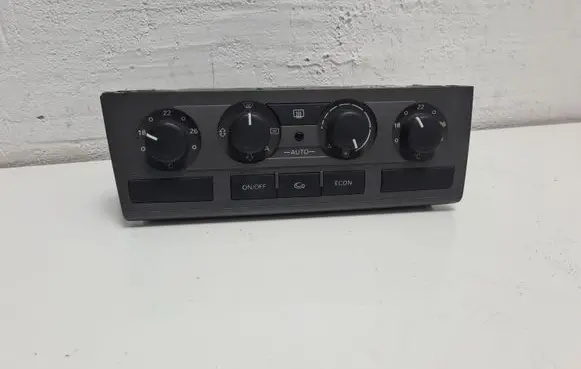 Audi A6 S6 C6 4F Climate control unit 4F1820048M