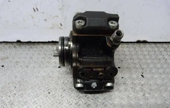 Opel Corsa C Fuel injection high pressure pump 
