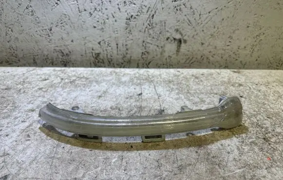 Volkswagen Golf VII Front indicator light GV697