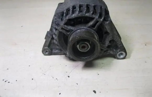 Toyota Corolla Verso AR10 Generator/alternator 270600D190 VD3259