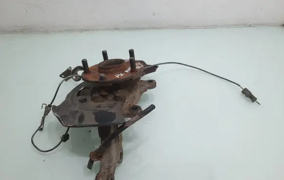 Toyota RAV 4 (XA30) Front wheel hub