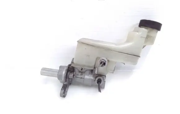Master brake cylinder