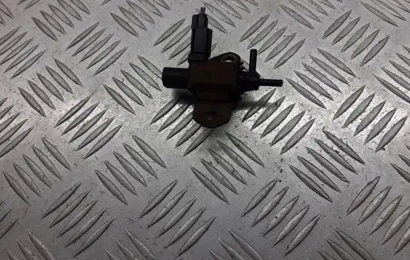 Ford Mondeo Mk III Valve vacuum 1S7G-9J559-BA