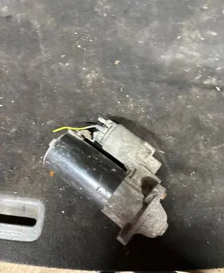 Opel Insignia A Starter motor 55572065