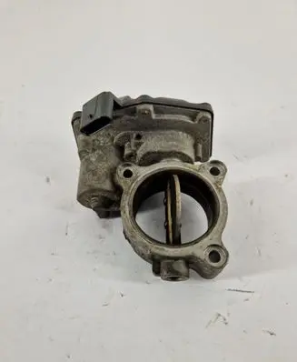 BMW 3 F30 F35 F31 Electric throttle body valve 7810752
