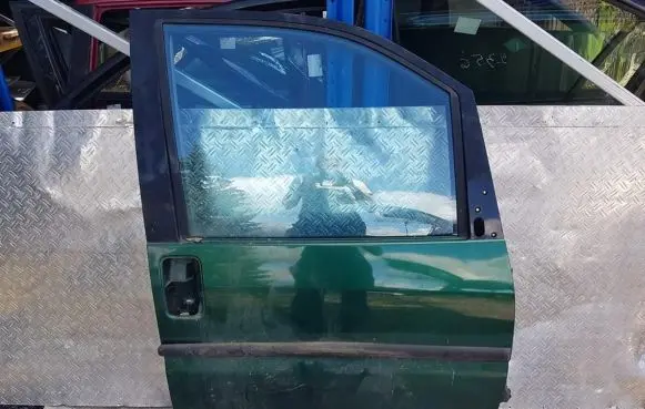 Peugeot 806 Front door
