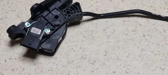 KIA Venga Accelerator throttle pedal 327271P900 351904X601 EIYD1651P920