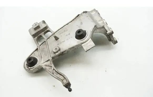 Mercedes-Benz C W204 Air filter cleaner box bracket assembly A6510900041