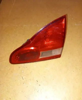 Toyota Avensis Verso Tailgate rear/tail lights 4441