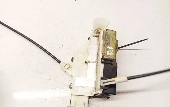Peugeot 407 Front door lock 9659739880