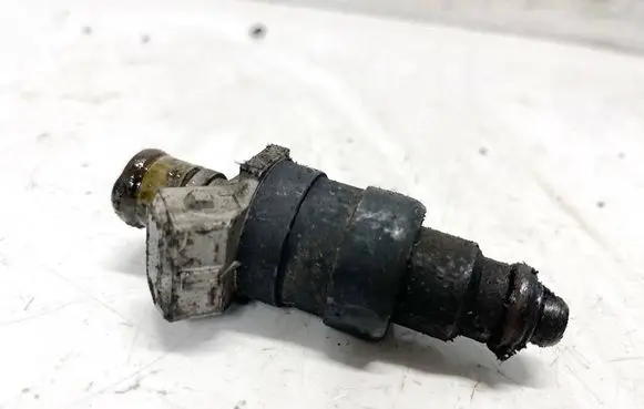 Audi A4 S4 B5 8D Fuel injector 07813355in