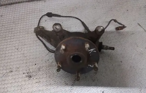 Honda CR-V Front wheel hub spindle knuckle