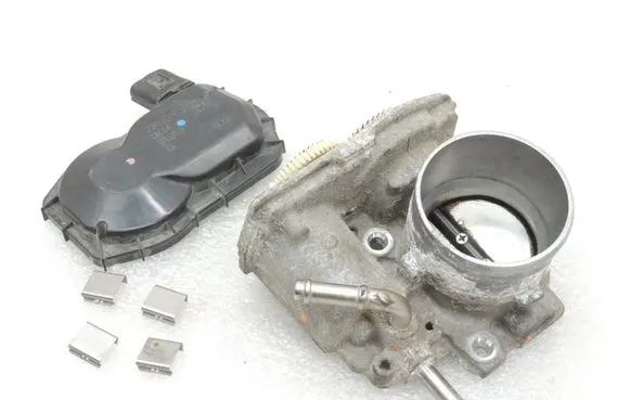 Toyota Yaris XP210 Throttle body valve 22030F3030