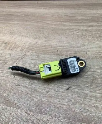Toyota Auris 150 Airbag deployment crash/impact sensor 8983102060