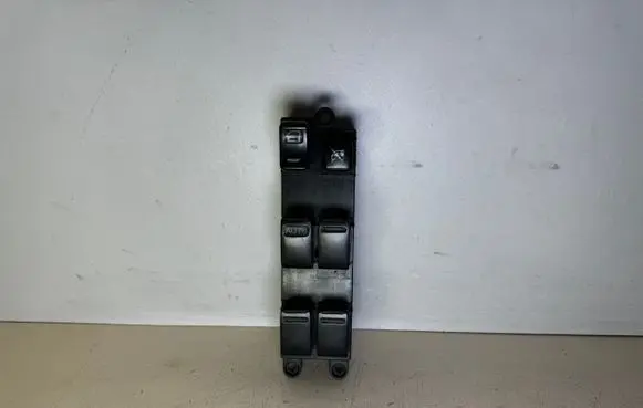 Nissan X-Trail T30 Electric window control switch