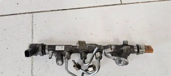 Volkswagen Touran II Fuel main line pipe 03L089M 0317571 03L096054