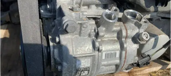 Volkswagen Golf VII Air conditioning (A/C) compressor (pump) 4472502801 5Q0816803D