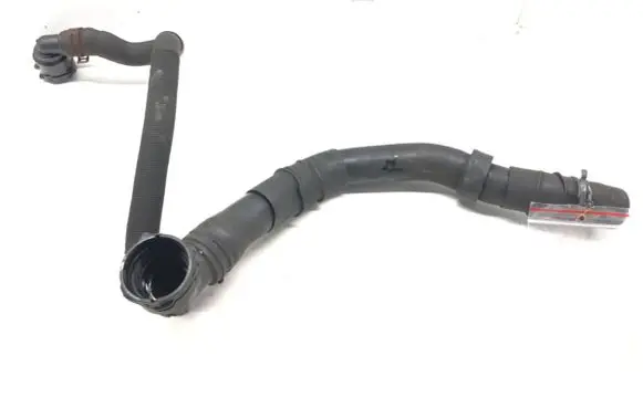 Engine coolant pipe/hose