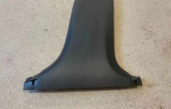 (B) pillar trim (bottom)