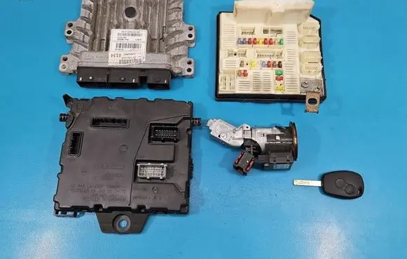Renault Kangoo II Engine control unit/module ECU 237100420R IMPRK1593313