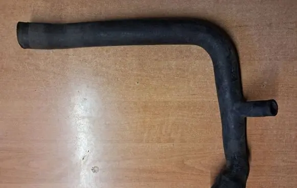 Mercedes-Benz S W126 Engine coolant pipe/hose 1265013482