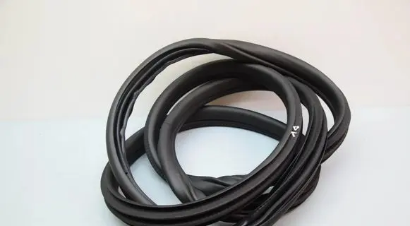 BMW X1 U11 Rubber seal front coupe door 9451505