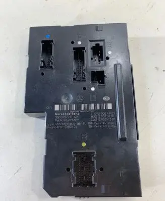 Mercedes-Benz E W212 Comfort/convenience module 2129004901 2129015001 2129024301