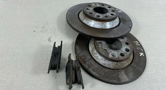 Volkswagen PASSAT B8 Rear brake disc 