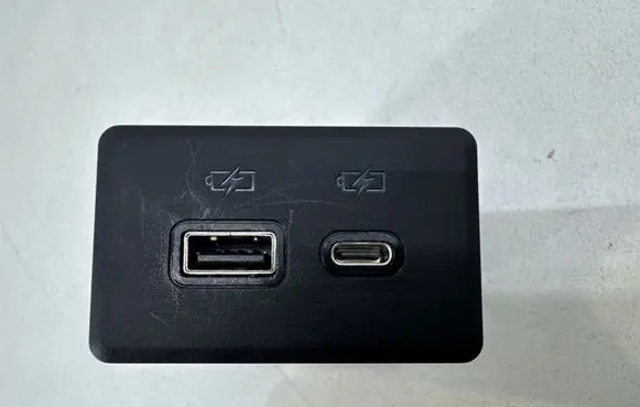 Fisker Ocean USB socket connector FM2980630060C