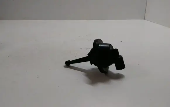 Volkswagen Golf IV Valve vacuum 06A129061