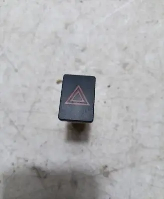 Nissan Qashqai Hazard light switch