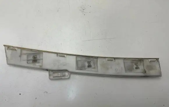 BMW 2 F22 F23 Sill supporting ledge 8051950