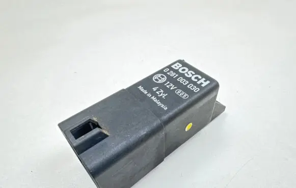 Honda Civic Glow plug pre-heat relay 0281003030
