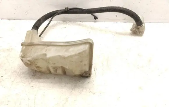 Audi A2 Windshield washer fluid reservoir/tank 8Z0955451