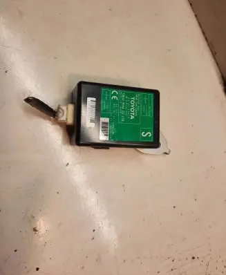 Toyota RAV 4 (XA30) Door control unit/module 8974042020 61B239000